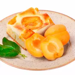Apricot Pie with Yoghurt