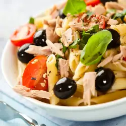Salad with Tuna and Pasta