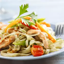 Italian Salad with Spaghetti and Chicken