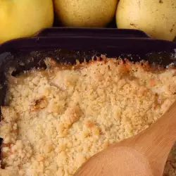 Pear Crumble with Walnuts and Honey