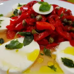 Salad with Roasted Peppers, Mozzarella and Capers