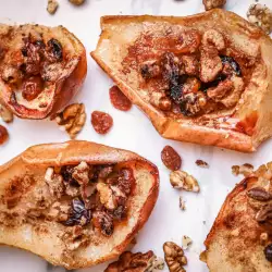 Baked Pears with Honey, Walnuts and Raisins