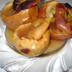 Baked Apples with Sugar and Cinnamon
