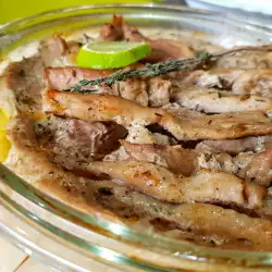 Oven-Baked Pork Juliennes with Wine and Soy Sauce