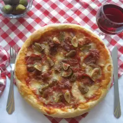 Pizza with Prosciutto, Figs and Mozzarella