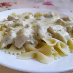 Farfalle with Chicken and Béchamel Sauce