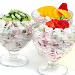 Fruit Salad with Cream and Vanilla