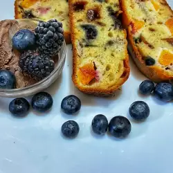 Fruit Cake with Protein and Blueberries