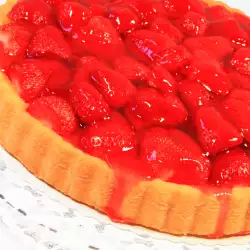 Cake with Strawberries and Jam