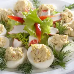 Stuffed Eggs with Chicken