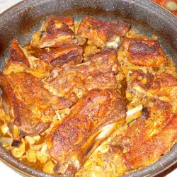 Oven-Baked Ribs with Leeks and Mushrooms