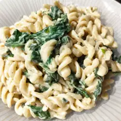 Pasta Rotini with Spinach and Cream Cheese