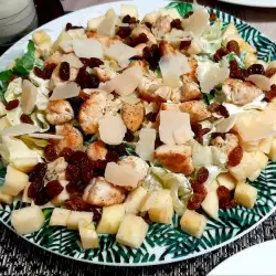 Iceberg Salad with Chicken and Apple