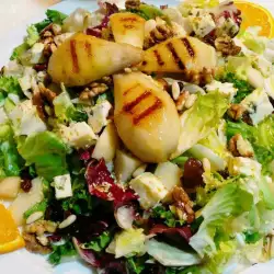 Salad with Caramelized Pears and Blue Cheese