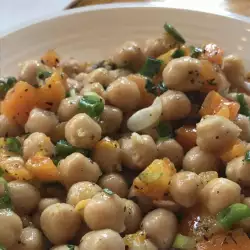 Healthy Salad with Chickpeas