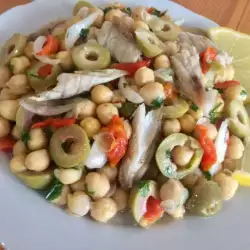 Mackerel and Chickpea Salad