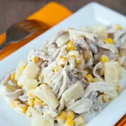 Salad with Chicken, Corn and Pineapple