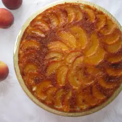 Cake with Biscotti, Peaches and Caramel
