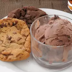 Ice cream with Cinnamon and Chocolate