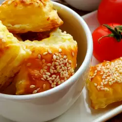 Puff Pastry Bites with Sesame Seeds