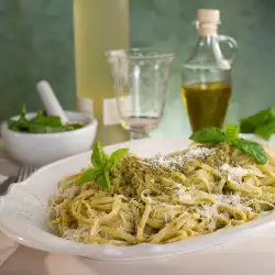 Spaghetti with Green Pea Pesto