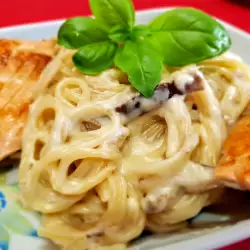 Spaghetti with a Whole Piece of Salmon