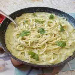Easy Spaghetti with Spinach and Cheese