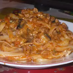 Spaghetti with Minced Meat and Mushrooms