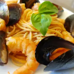 Seafood Spaghetti with Mussels and Shrimp