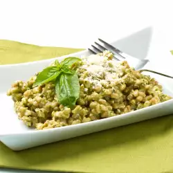 Bulgur with Spinach and Walnuts