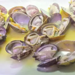 Mediterranean Mussels with Sauce