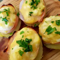 Baked Potatoes with Rich Filling