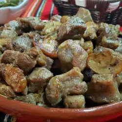Appetizing Pork with Onions and Mushrooms