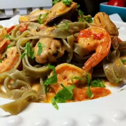 Tagliatelle with Seafood and Cream