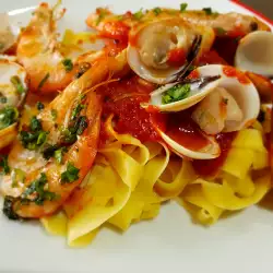 Tagliatelle with Seafood and Tomato Sauce