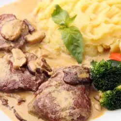 Beef Stew with Mushrooms and Cream