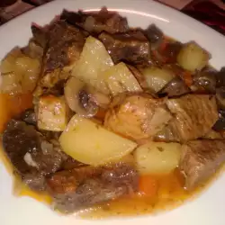 Stewed Potatoes with Beef