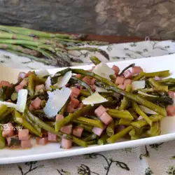 Warm Spring Salad with Asparagus and Ham