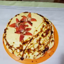 Cake with Vanilla Cream and Strawberries