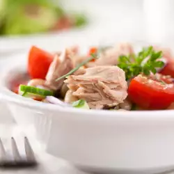 Salad with Tuna and Corn