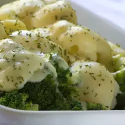 Broccoli with Dairy Sauce