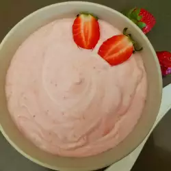 Strawberry Mousse for Cakes