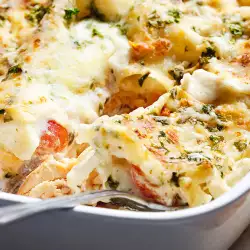 Juicy Chicken with Mushrooms, Cheese and Potatoes