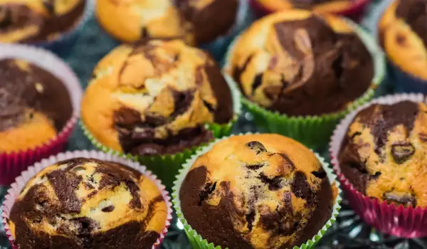 Muffins with Chocolate and Sour Cherry Jam