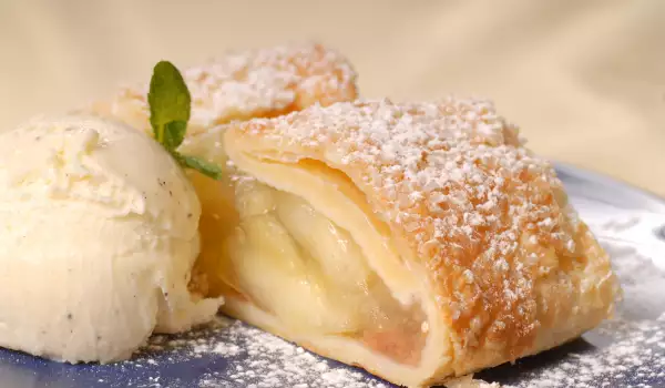 Quick Strudel with Puff Pastry