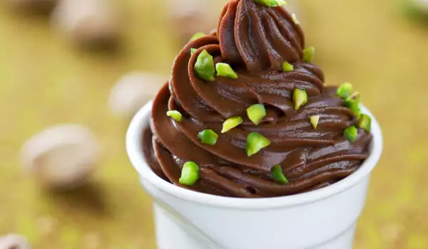 Raw Chocolate Mousse with Avocado