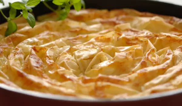 Round Cheese Pastry with Soda Water
