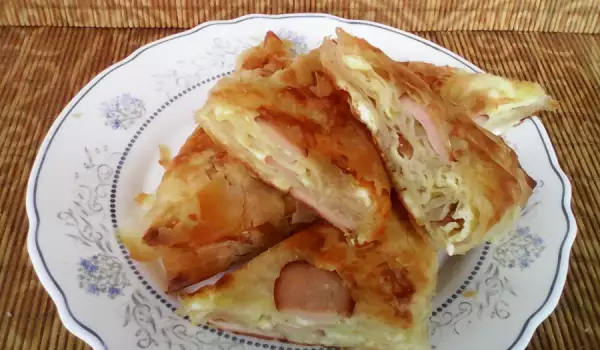 Pies with Ready Made Phyllo Pastry and Sausages