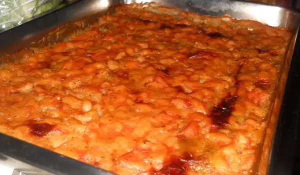 Baked Beans in the Oven with Onions and Tomatoes