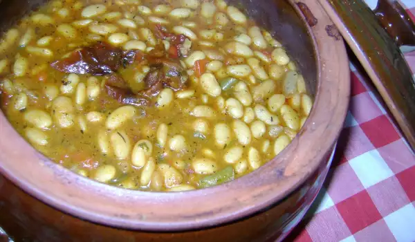 Tasty Beans in a Clay Pot with Peppers
